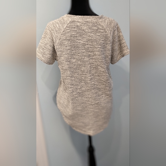 Liz Claiborne sweater size medium petite - Picture 4 of 4